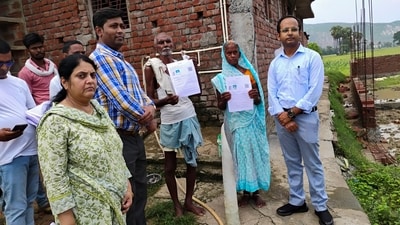The Nawada district election officer and his team hand over counting forms to voters ahead of the Bihar assembly elections. (CEOBihar) The Nawada district election officer and his team hand over counting forms to voters ahead of the Bihar assembly elections. (CEOBihar)