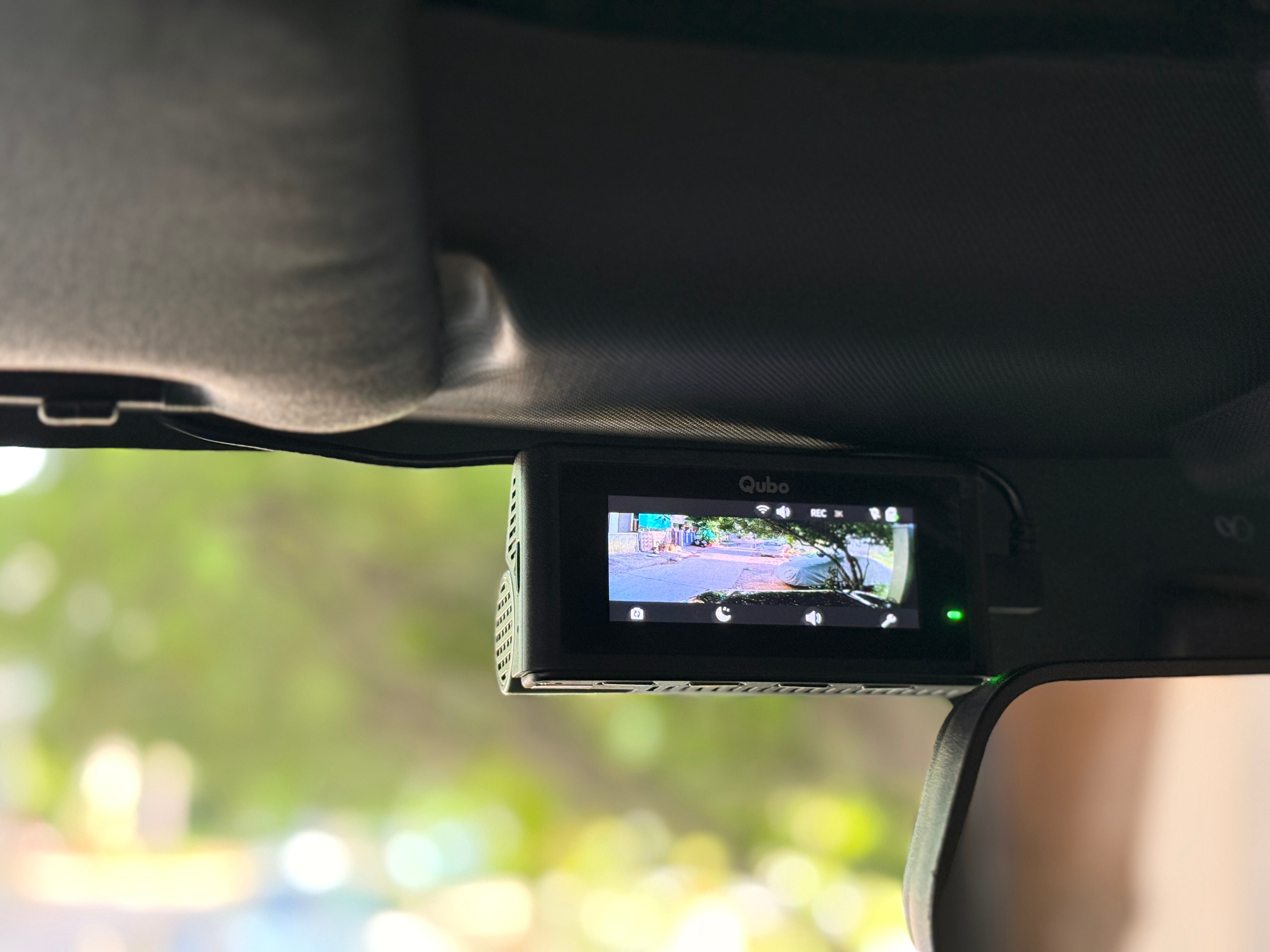 Qubo Smart Dashcam Pro 3K has a 3.2-inch display that remains bright in broad daylight. (Shaurya Sharma - HT)