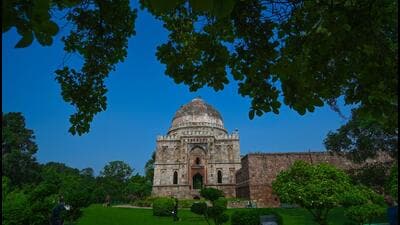 A view of clear sky over Lodhi Gardens in New Delhi on Tuesday. (Sanchit Khanna/HT Photo) A view of clear sky over Lodhi Gardens in New Delhi on Tuesday. (Sanchit Khanna/HT Photo)