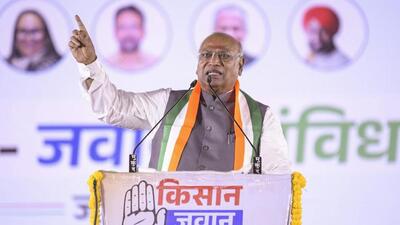 Congress President Mallikarjun Kharge addresses the ‘Kisan, Jawan, Samvidhan’ rally, in Raipur. (PTI photo) Congress President Mallikarjun Kharge addresses the ‘Kisan, Jawan, Samvidhan’ rally, in Raipur. (PTI photo)