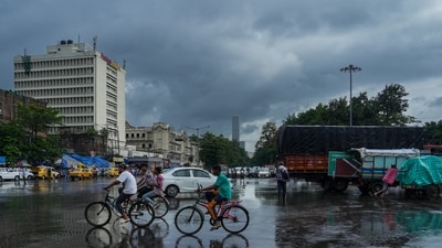 The IMD has forecasted a few spells of light to moderate rain with an intense spell in the city till Wednesday morning. (Swapan Mahapatra/ PTI)