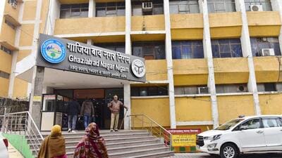Residents now allege that the tax hike, as per new structure, has inflated their bills by around 3 to 5 times. The corporation officials, however, claimed it was around 1.5to 1.75% hike. (Sakib Ali/HT Photo) Residents now allege that the tax hike, as per new structure, has inflated their bills by around 3 to 5 times. The corporation officials, however, claimed it was around 1.5to 1.75% hike. (Sakib Ali/HT Photo)