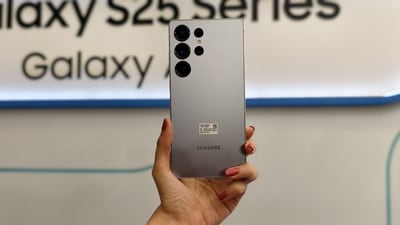Samsung Galaxy S26 Ultra will likely lead the flagship market with a slim and lightweight design in comparison to the iPhone 17 Pro Max. (Aishwarya Panda-HT)
