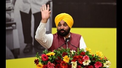 The scheme was formally launched by chief minister Bhagwant Mann and AAP national convener Arvind Kejriwal at a public event in Sector 35, Chandigarh. (Sanjeev Sharma/HT) The scheme was formally launched by chief minister Bhagwant Mann and AAP national convener Arvind Kejriwal at a public event in Sector 35, Chandigarh. (Sanjeev Sharma/HT)