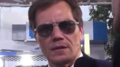 Michael Shannon speaks to a reporter in a red carpet interviews (X@MarcoFoster_) Michael Shannon speaks to a reporter in a red carpet interviews (X@MarcoFoster_)