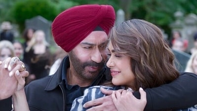 Ajay Devgn and Mrunal Thakur's dance in Pehla Tu has left the internet in splits. Ajay Devgn and Mrunal Thakur's dance in Pehla Tu has left the internet in splits.