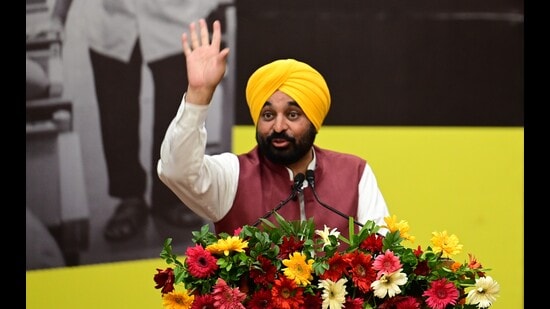 The scheme was formally launched by chief minister Bhagwant Mann and AAP national convener Arvind Kejriwal at a public event in Sector 35, Chandigarh. (Sanjeev Sharma/HT)