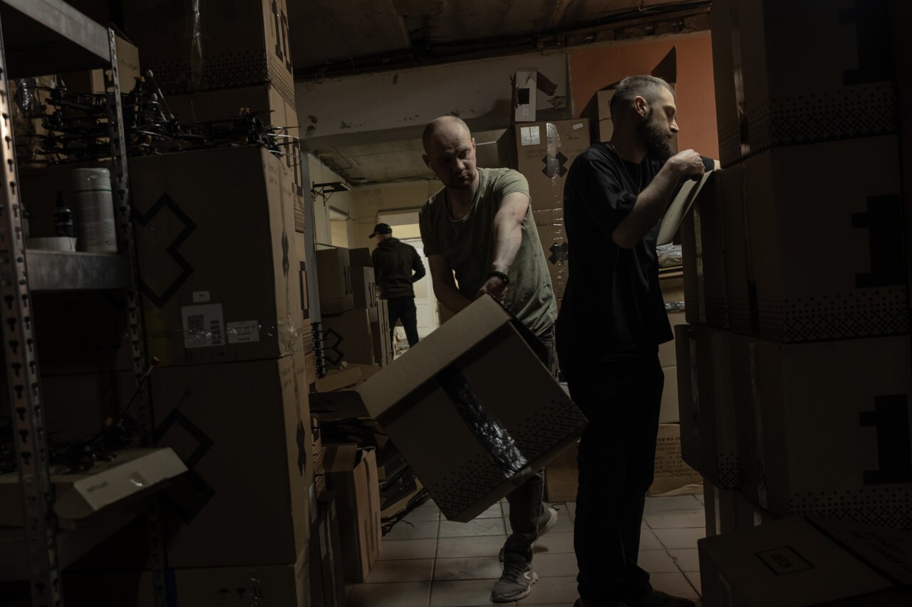 How Old-School Tech Is Rewiring Drone Warfare in Ukraine How Old-School Tech Is Rewiring Drone Warfare in Ukraine