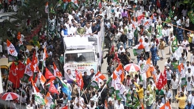 After Congress MP Rahul Gandhi alleged that the NDA government is attempting a "vote theft" in Bihar, BJP leader Shahnawaz Hussain said that the people of the INDIA Bloc and the Mahagathbandhan have made the Election Commission a "soft target" and are continuously targeting it. (HT )