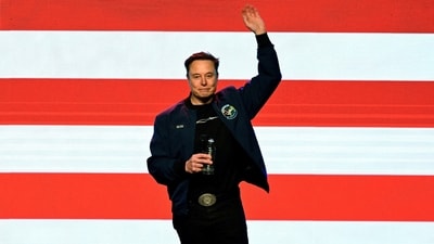 Elon Musk waves on the day of a rally in support of a conservative state Supreme Court candidate in an April 1 election in Green Bay, Wisconsin. (Reuters File)