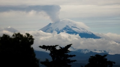 (Representational Image) Seismic activity at Mount Rainier has surged, with the largest earthquake swarm since 2009 detected by USGS. REUTERS/Henry Romero (REUTERS)