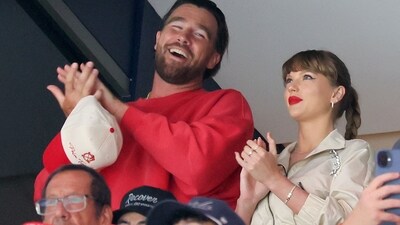 Travis Kelce and Taylor Swift at an NHL game. (Getty Images via AFP) Travis Kelce and Taylor Swift at an NHL game. (Getty Images via AFP)