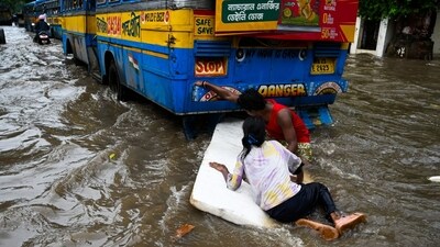 Rainfall data released by IMD revealed that Uluberia in Howrah district recorded the highest rainfall at 111 mm in 24 hours till 8:30 am, followed by Dum Dum at 99 mm. Kolkata logged 81.6 mm, while Salt Lake recorded 88.3 mm. (HT Photo/Samir Jana) Rainfall data released by IMD revealed that Uluberia in Howrah district recorded the highest rainfall at 111 mm in 24 hours till 8:30 am, followed by Dum Dum at 99 mm. Kolkata logged 81.6 mm, while Salt Lake recorded 88.3 mm. (HT Photo/Samir Jana)