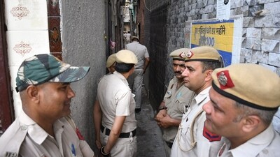 Police found the bodies of the woman and the toddler lying in a pool of blood inside the flat in Majnu Ka Tila. (PTI) Police found the bodies of the woman and the toddler lying in a pool of blood inside the flat in Majnu Ka Tila. (PTI)