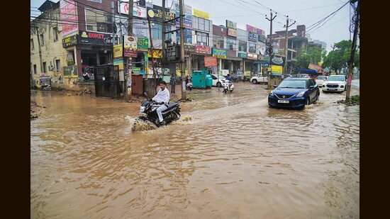 Waterlogging was reported in several parts of tricity, especially Zirakpur, even as only trace rain was recorded at the India Meteorological Department’s (IMD) observatories. (HT Photo)