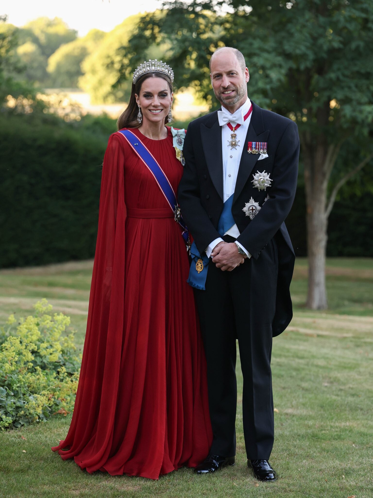 kate middleton red dress jubilee Kate Middleton is Red Haute in Alexander McQueen at The Jubilee Thames  River Pageant