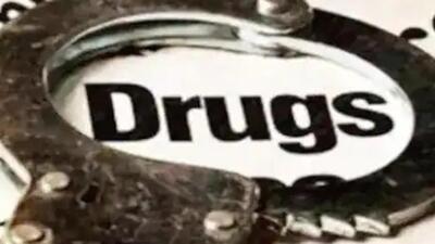 Two held with mephedrone, heroin, charas worth ₹2.5 crore in two raids Two held with mephedrone, heroin, charas worth ₹2.5 crore in two raids