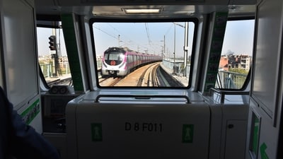 The metro trains were stopped as a precautionary measure. (Photo: Raj K Raj/HT) The metro trains were stopped as a precautionary measure. (Photo: Raj K Raj/HT)