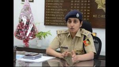 As per the programme, one sub-inspector rank officer of the police department is engaged at each Samavesh Kendras to provide services and remains available for 12 hours at the centre. (HT File) As per the programme, one sub-inspector rank officer of the police department is engaged at each Samavesh Kendras to provide services and remains available for 12 hours at the centre. (HT File)
