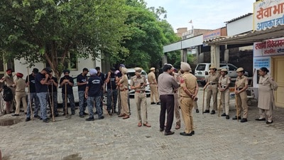 Suspect Ram Rattan’s autopsy was conducted under heavy police security at Abohar civil hospital on Thursday. (HT)