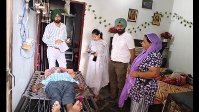 With 15 fresh cases reported on Thursday, the diarrhoea outbreak in Alipur Arriyan village of Patiala district continues to spiral out of control. (HT Photo) With 15 fresh cases reported on Thursday, the diarrhoea outbreak in Alipur Arriyan village of Patiala district continues to spiral out of control. (HT Photo)