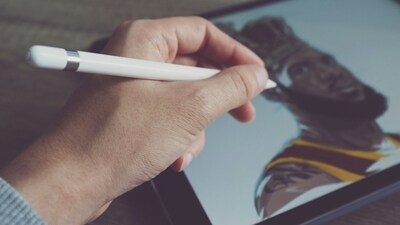 Apple’s new patent points to a stylus that works beyond the screen, hinting at a new way to draw and write. (Unsplash) Apple’s new patent points to a stylus that works beyond the screen, hinting at a new way to draw and write. (Unsplash)