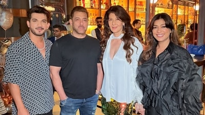 Actor Arjun Bijlani also attended the birthday party and took to Instagram to share a picture with Sangeeta Bijlani and Salman Khan. Actor Arjun Bijlani also attended the birthday party and took to Instagram to share a picture with Sangeeta Bijlani and Salman Khan.