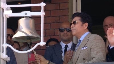 Sachin Tendulkar rings the Lord's bell before the start of Day 1 (X) Sachin Tendulkar rings the Lord's bell before the start of Day 1 (X)