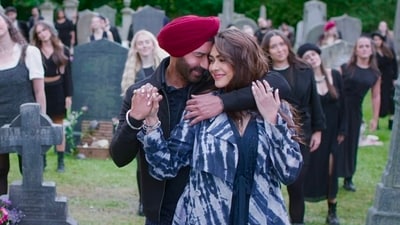 Ajay Devgn and Mrunal Thakur's still from Son of Sardar song Pehla Tu. Ajay Devgn and Mrunal Thakur's still from Son of Sardar song Pehla Tu.