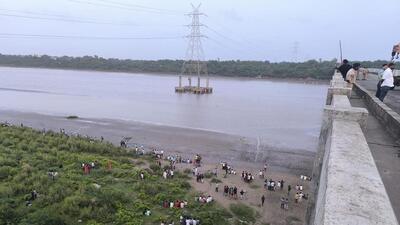 Rescue operations have been ongoing near Mujpur village in Padra, with teams working to locate the missing people and retrieve bodies from the debris. Rescue operations have been ongoing near Mujpur village in Padra, with teams working to locate the missing people and retrieve bodies from the debris.