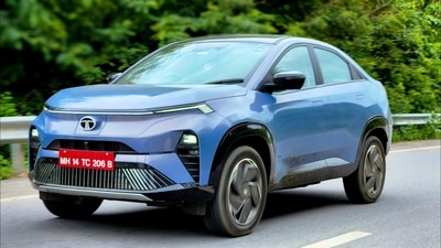 The Tata Curvv EV 45 kWh is a challenger to the new MG Windsor Pro with the 52.9 kWh battery pack The Tata Curvv EV 45 kWh is a challenger to the new MG Windsor Pro with the 52.9 kWh battery pack
