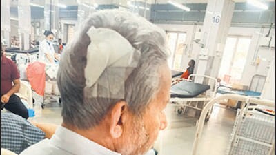 The victim, Dashrath Ramlakhan Yadav, lives with his family at the Hiraseth Chawl in Worli village, and works as a security officer at The Cliff hotel. (HT PHOTO) The victim, Dashrath Ramlakhan Yadav, lives with his family at the Hiraseth Chawl in Worli village, and works as a security officer at The Cliff hotel. (HT PHOTO)