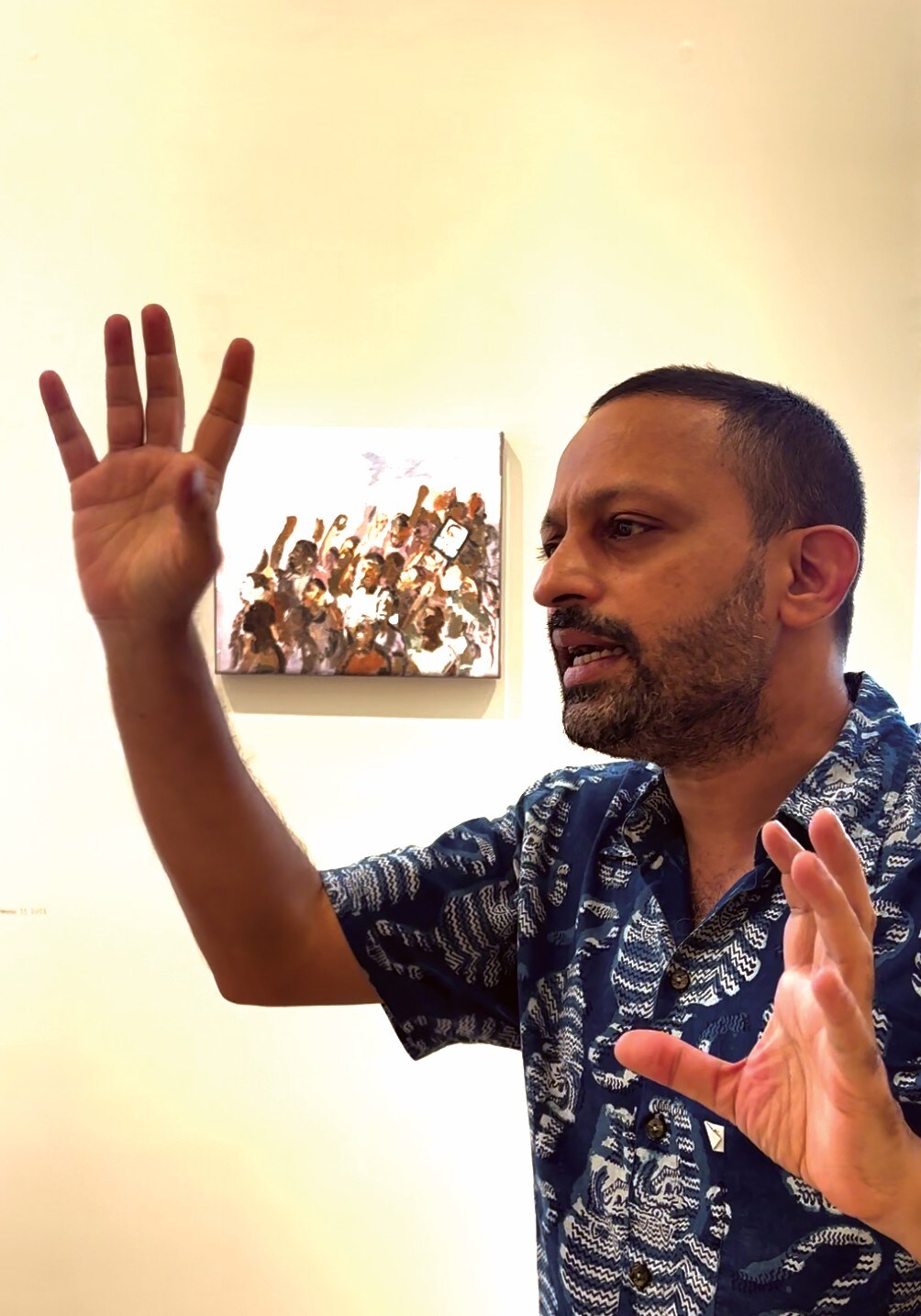 Author Anand in performance at artist’s Vikrant Bhise’s exhibition in Mumbai (Vikrant Bhise) Author Anand in performance at artist’s Vikrant Bhise’s exhibition in Mumbai (Vikrant Bhise)