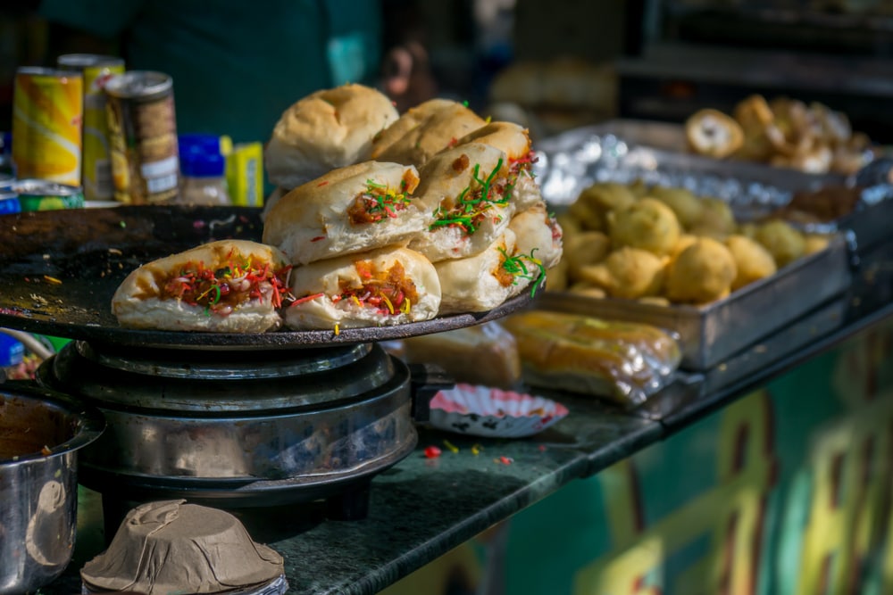 Even if street foods make you drool, during monsoon they have the potential to be treet food becomes a health hazard during the monsoon season. (Shutterstock) Even if street foods make you drool, during monsoon they have the potential to be treet food becomes a health hazard during the monsoon season. (Shutterstock)