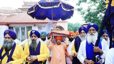 During the ceremony, UP chief minister Yogi Adityanath honored the Sikh gurus and hailed them for their sacrifice. (@CMOfficeUP X) During the ceremony, UP chief minister Yogi Adityanath honored the Sikh gurus and hailed them for their sacrifice. (@CMOfficeUP X)