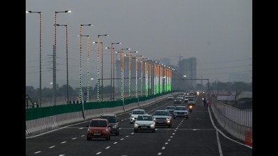 An underpass on the Dwarka Expressway has started leaking water from the structure’s retaining walls following heavy rain on Wednesday evening. The underpass connects the central peripheral road (CPR) with the Gurugram Sector 84 road. (HT PHOTO)