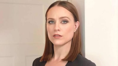 In the original 1998 film, Evan Rachel Wood played Kylie Owens, a daughter of Sandra Bullock’s character In the original 1998 film, Evan Rachel Wood played Kylie Owens, a daughter of Sandra Bullock’s character
