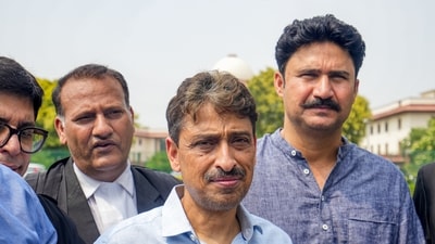 CBI court issues non-bailable warrant against Congress MP Imran Masood (centre) in a 2007 forgery case. (PTI File) CBI court issues non-bailable warrant against Congress MP Imran Masood (centre) in a 2007 forgery case. (PTI File)