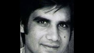 Scrolling down Facebook on a lazy afternoon, the gaze is suddenly arrested by a face so well known and well remembered in a profile picture. How could it be? It is the picture of the rare Punjabi poet, Amitoj, who once shone in full glory, giving a whiff of fresh air to the Punjabi poetry, enjoying fanfare like never before and then choosing oblivion. (photo: courtesy Devinder Singh) Scrolling down Facebook on a lazy afternoon, the gaze is suddenly arrested by a face so well known and well remembered in a profile picture. How could it be? It is the picture of the rare Punjabi poet, Amitoj, who once shone in full glory, giving a whiff of fresh air to the Punjabi poetry, enjoying fanfare like never before and then choosing oblivion. (photo: courtesy Devinder Singh)