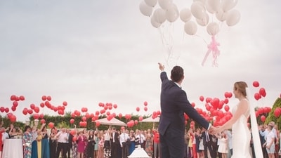 Alyssa and Cole Monday used a competitive quiz game to entertain guests at their wedding. (Unsplash) Alyssa and Cole Monday used a competitive quiz game to entertain guests at their wedding. (Unsplash)