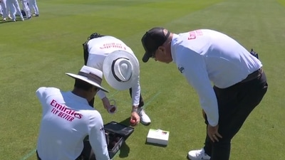 Ravi Shastri and Ian Ward were unimpressed with the umpires' delayed decision to change the ball (X) Ravi Shastri and Ian Ward were unimpressed with the umpires' delayed decision to change the ball (X)