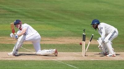 After a flurry of early wickets, Harry Brook took the counterattack to Akash Deep, hitting him for 4, 4, 6 with some unorthodox shotmaking. The last laugh belonged to the pacer, as he snuck a yorker past Brook's attempted sweep. (@BCCI X) After a flurry of early wickets, Harry Brook took the counterattack to Akash Deep, hitting him for 4, 4, 6 with some unorthodox shotmaking. The last laugh belonged to the pacer, as he snuck a yorker past Brook's attempted sweep. (@BCCI X)