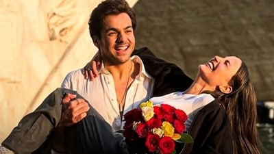 YouTuber Ashish Chanchlani’s official girlfriend Elli AvrRam YouTuber Ashish Chanchlani’s official girlfriend Elli AvrRam