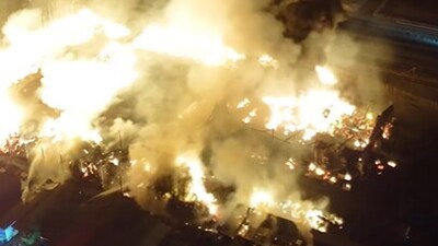 Lamont, California fire: Kern County crews battle 2-alarm blaze on Di Giorgio Rd (Kern County Fire Department/Facebook) Lamont, California fire: Kern County crews battle 2-alarm blaze on Di Giorgio Rd (Kern County Fire Department/Facebook)