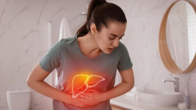 Even slightly exceeding the safe daily limit of taking painkillers can overwhelm your liver. (Freepik) Even slightly exceeding the safe daily limit of taking painkillers can overwhelm your liver. (Freepik)