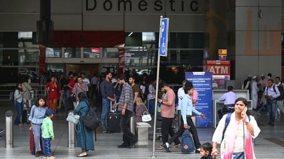 Harsh weather conditions led to delay of about 200 flights at Delhi airport (HT Photo) Harsh weather conditions led to delay of about 200 flights at Delhi airport (HT Photo)