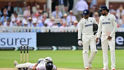 India's Dhruv Jurel (2R) and India's KL Rahul (R) view England's captain Ben Stokes (L) reacting after being hit by the ball. (AFP) India's Dhruv Jurel (2R) and India's KL Rahul (R) view England's captain Ben Stokes (L) reacting after being hit by the ball. (AFP)
