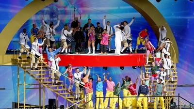 Tems, Doja Cat, Emmanuel Kelly, Chris Martin of Coldplay and J Balvin perform during the halftime show during the FIFA Club World Cup 2025 Final match between Chelsea FC and Paris Saint-Germain at MetLife Stadium on July 13, 2025 in East Rutherford, New Jersey. Jared C. Tilton/Getty Images/AFP (Photo by Jared C. Tilton / GETTY IMAGES NORTH AMERICA / Getty Images via AFP) (Getty Images via AFP) Tems, Doja Cat, Emmanuel Kelly, Chris Martin of Coldplay and J Balvin perform during the halftime show during the FIFA Club World Cup 2025 Final match between Chelsea FC and Paris Saint-Germain at MetLife Stadium on July 13, 2025 in East Rutherford, New Jersey. Jared C. Tilton/Getty Images/AFP (Photo by Jared C. Tilton / GETTY IMAGES NORTH AMERICA / Getty Images via AFP) (Getty Images via AFP)