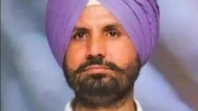 Ludhiana MP Amarinder Singh Raja Warring reached the Dakha police station and staged a protest against the arrest. (HT Photo) Ludhiana MP Amarinder Singh Raja Warring reached the Dakha police station and staged a protest against the arrest. (HT Photo)