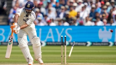 India were hoping for a good start to the day, but instead it was near-immediate disaster. Rishabh Pant didn't look comfortable at all as his finger continued to both him, and a fast straight one from Jofra Archer just burst past his defences to knock him over on just 9. (PTI) India were hoping for a good start to the day, but instead it was near-immediate disaster. Rishabh Pant didn't look comfortable at all as his finger continued to both him, and a fast straight one from Jofra Archer just burst past his defences to knock him over on just 9. (PTI)